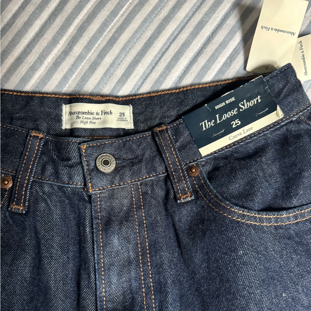 Abercrombie Curve Love High Rise Loose Short - Picture 4 of 6